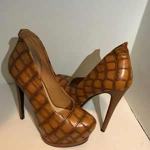 Camel Platform Heel